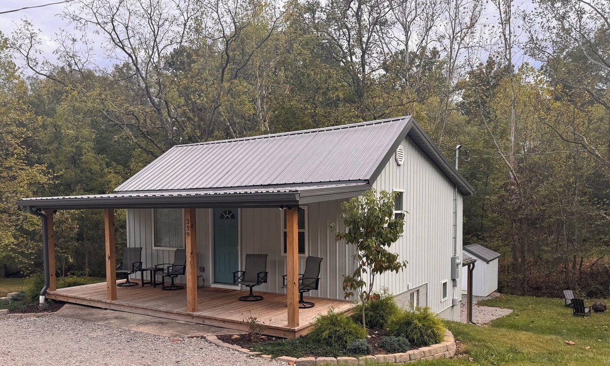 West Portsmouth House | Relax in Nature in a Modern Country Retreat with a Fire Pit and Full Amenities