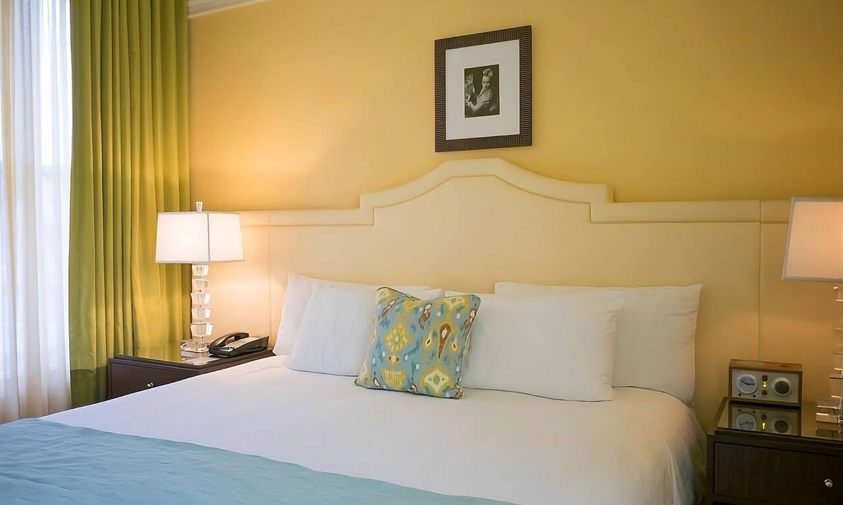 Goose Hollow Hotel | Relax in Style at a Boutique Hotel with Signature Amenities, Pet Friendly!