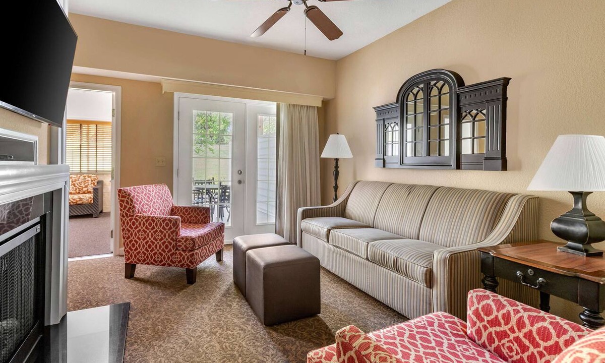 Berkeley Hotel | Relaxing Suite Perfect for Family Vacations w/Kitchen and Pools!