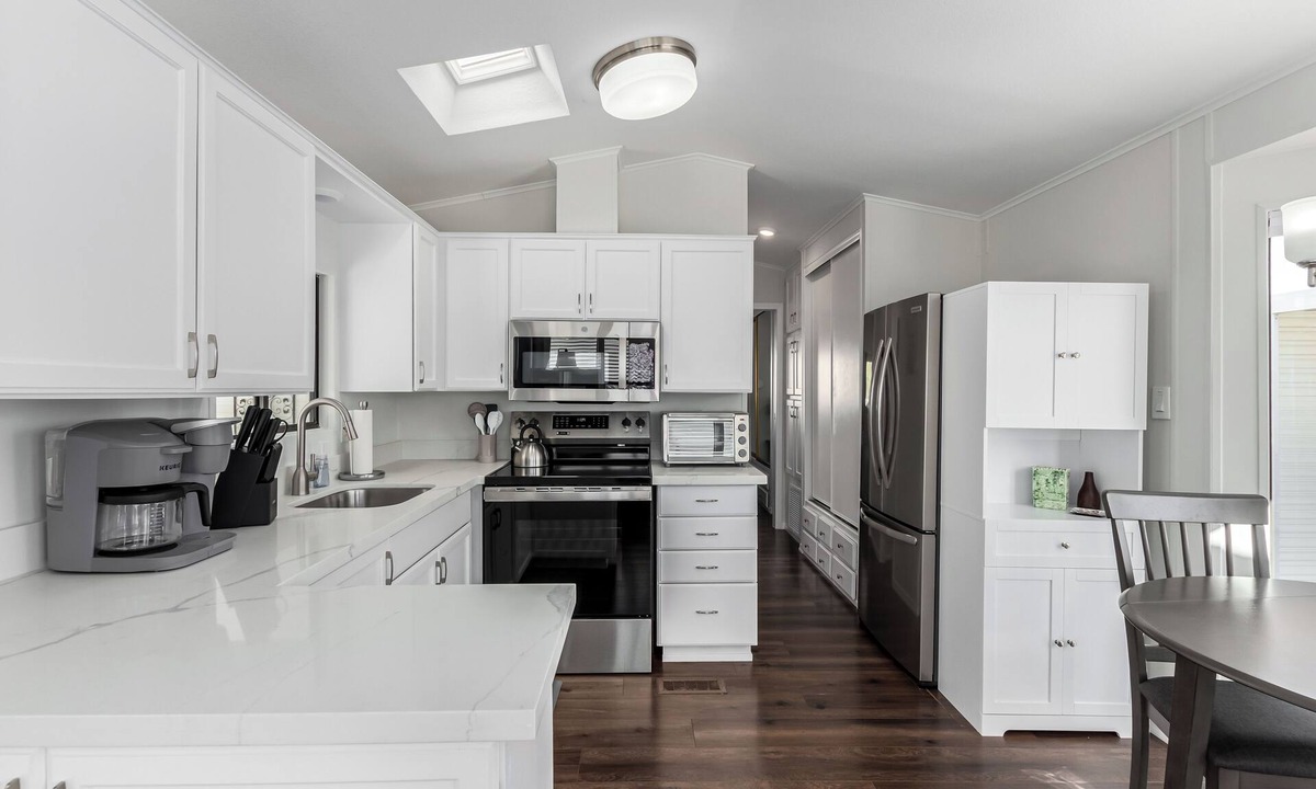 Mesa House | Remodeled 55+ Active Adult Resort Living