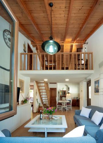 Katsimatika House | Rena's house