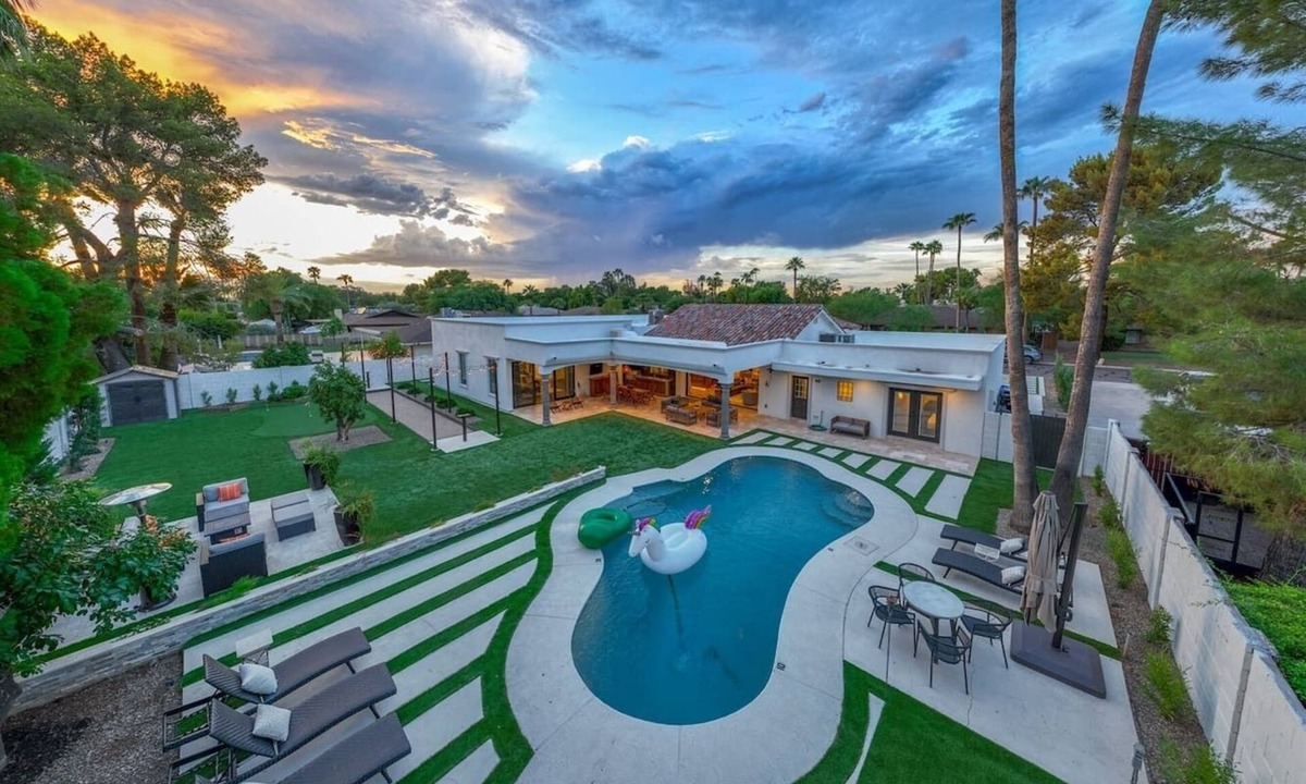 Rancho Saguaro Villa | Resort-Style Escape with Heatable Pool, Games & Modern Design