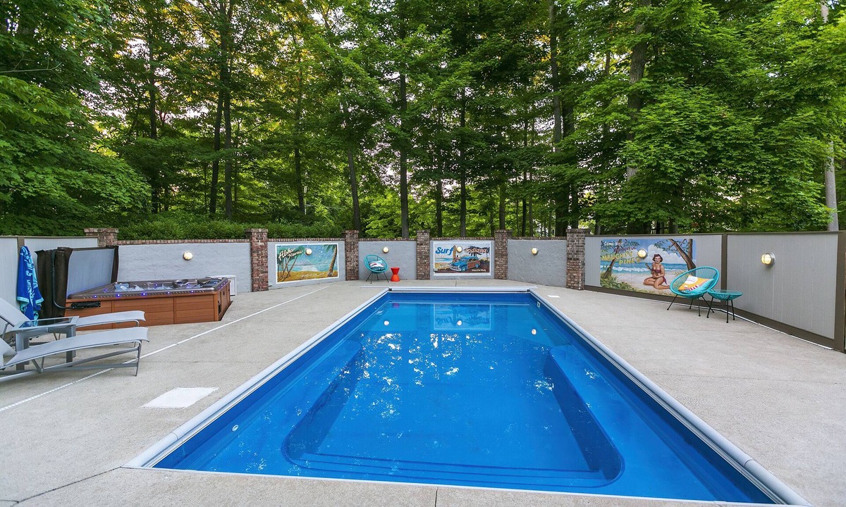 Oakland Hills at Geist House | Resort style living - heated pool, hot tub, game room, pond and ample parking!