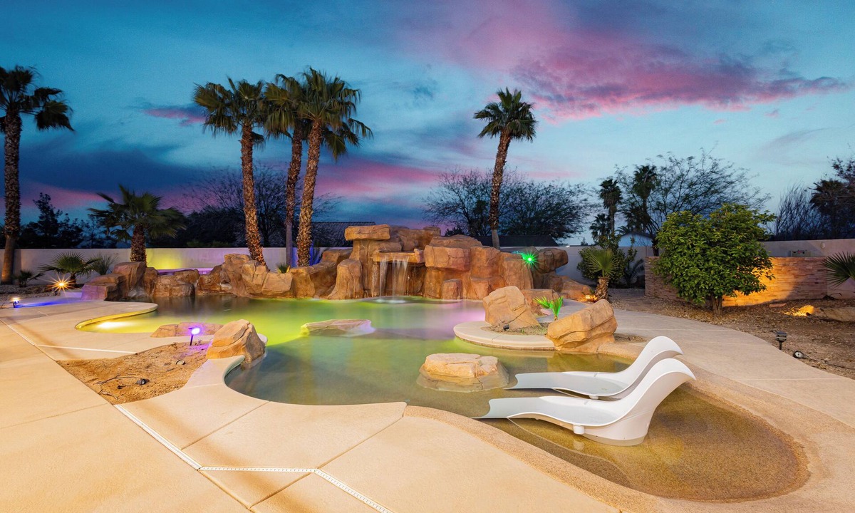 Enterprise House | Resort-Style Vegas Retreat – 5 Min to Strip & Airport