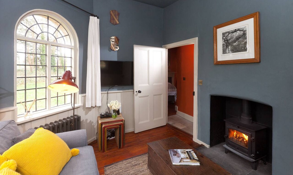 Wimborne Saint Giles Apartment | Restored 17th century cottage w/firepit. Nestled within heritage estate grounds.