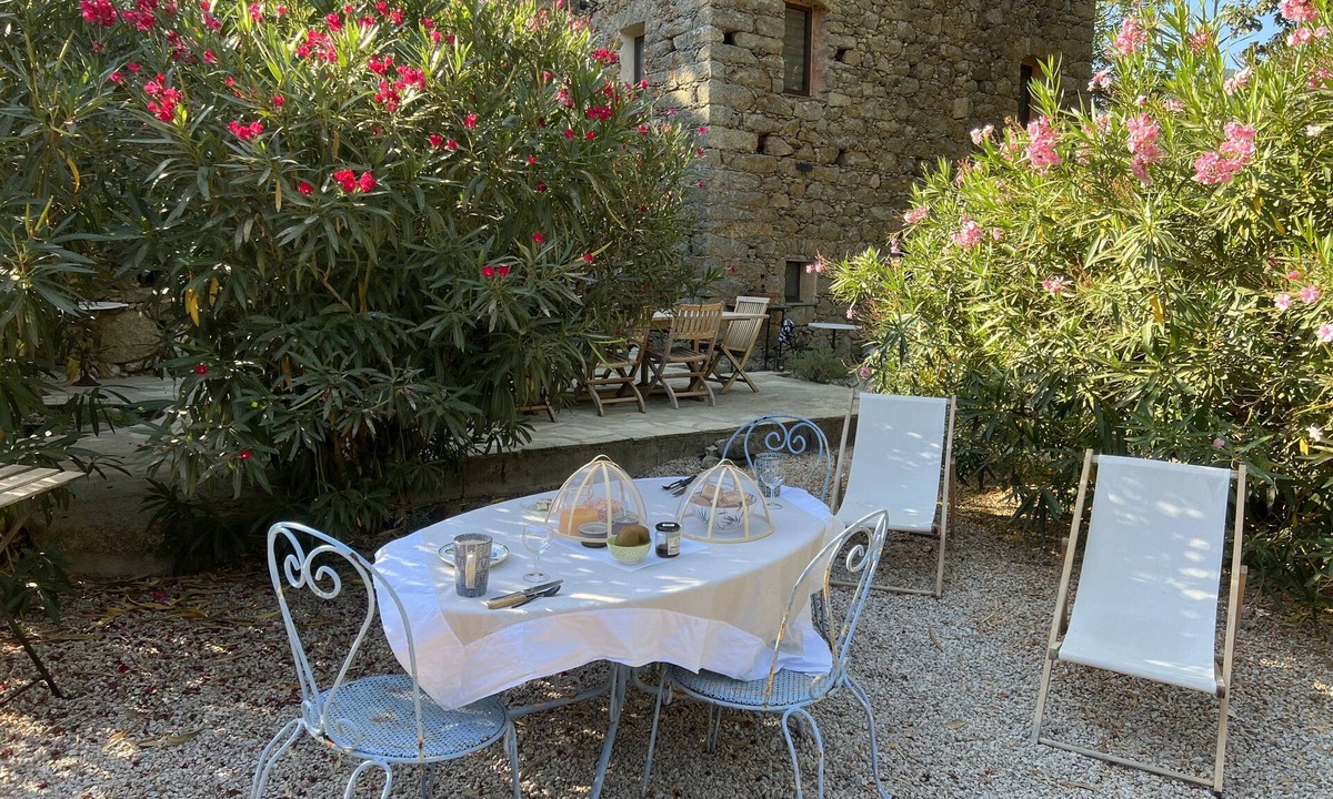 Muro House | Restored 18th century mill in a haven of peace, 7 kms from the sea