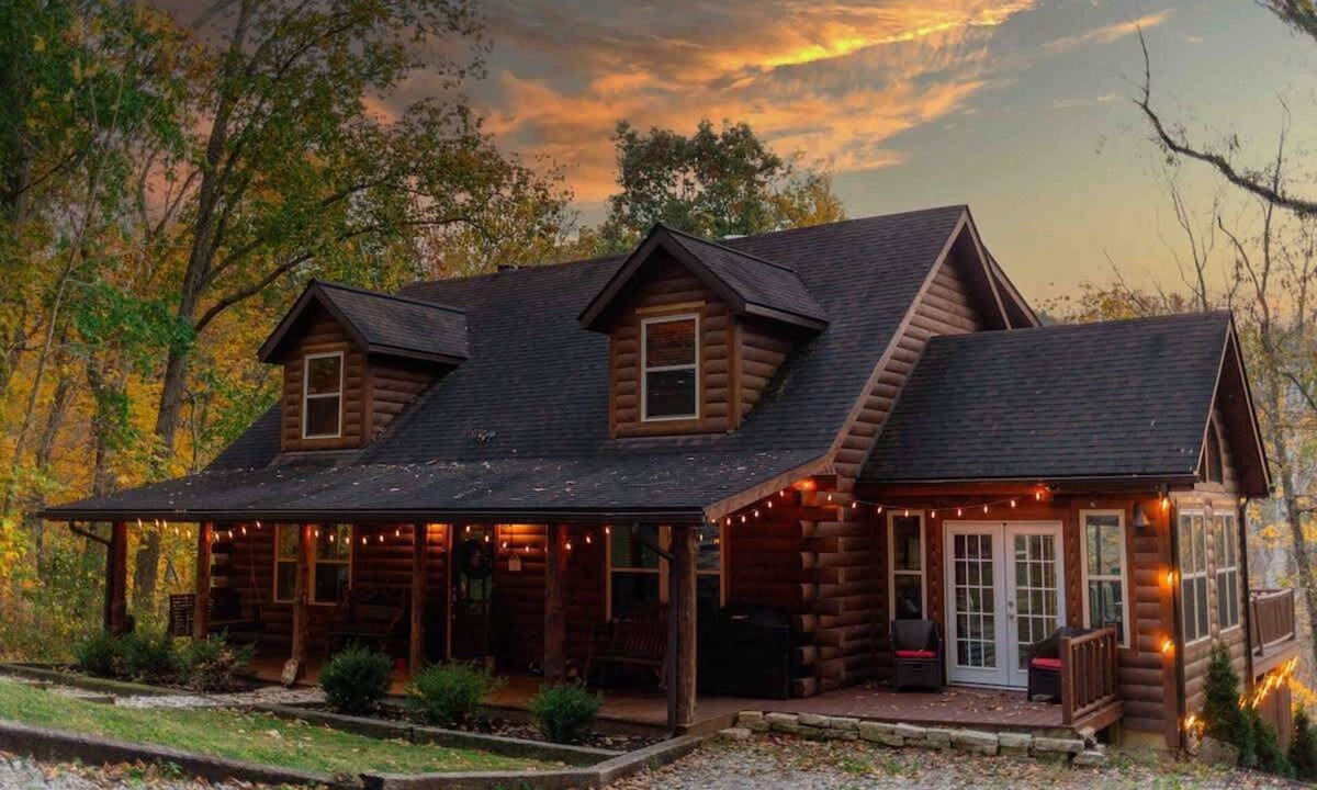 Hallsville Cabin | Retreat at the Cave - Hocking Hills Cabin
