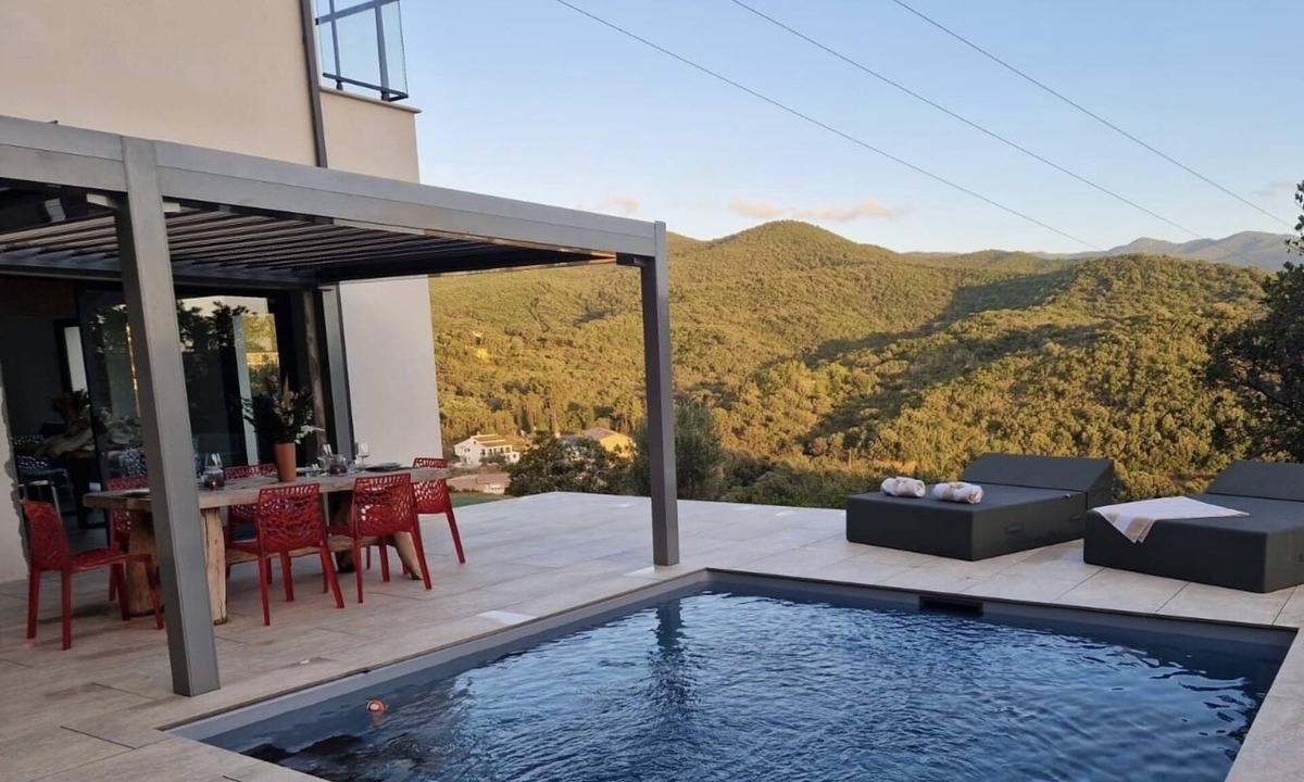 Molini Apartment | Rez-de-villa, 135 m2, Piscine, vue sur Montagnes