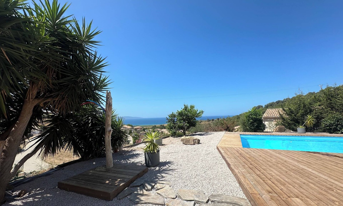 Coggia House | Rez de Villa , Piscine vue mer