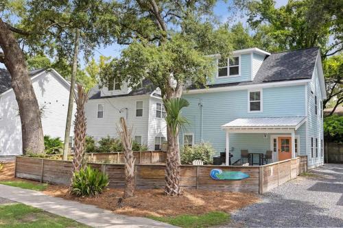 Mount Pleasant House | Ride The Wave, 5 min to Beach, 7 min to Dtwn