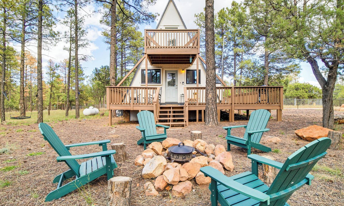 Overgaard Cabin | Rim Country Retreat: A-Frame Cabin w/Large Deck