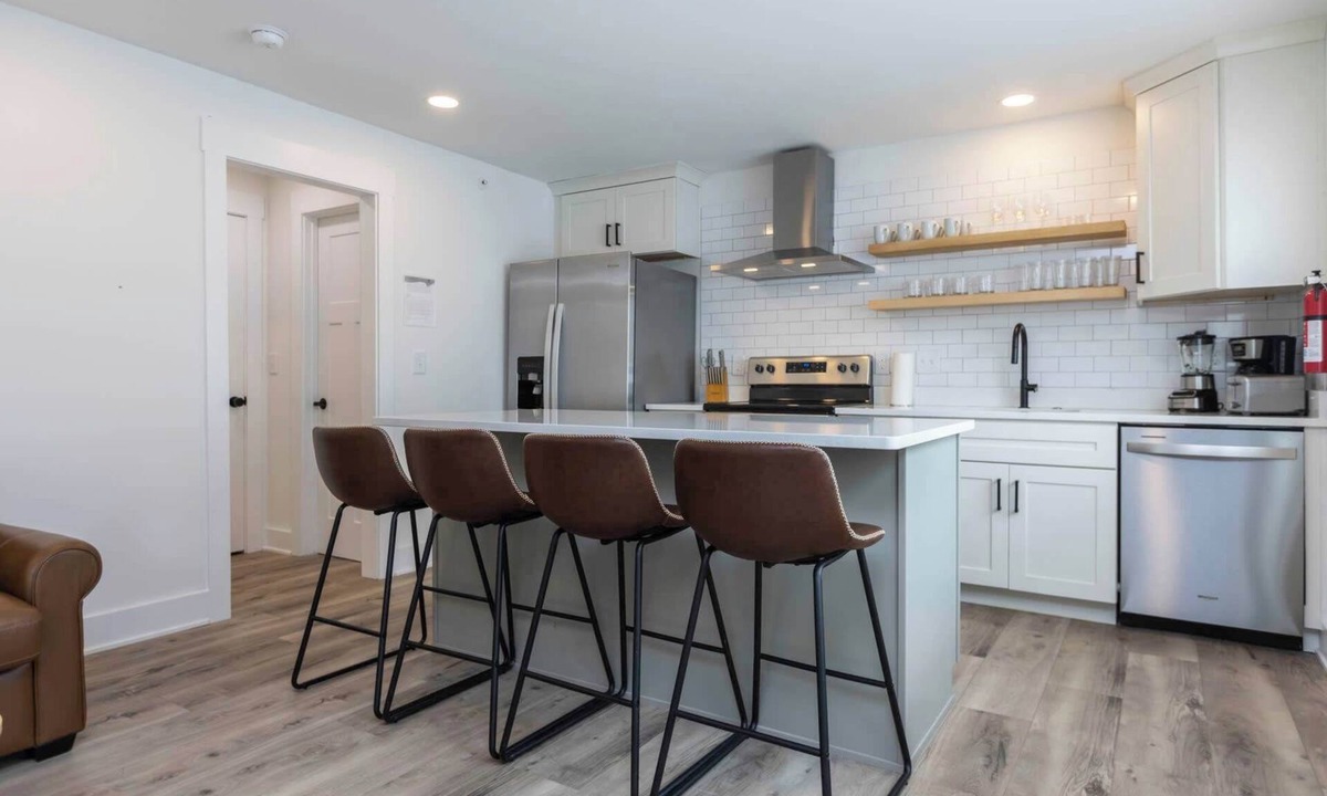 Northeast Virginia Beach Apartment | Rincon - Loft #6 - 8 min walk to the beach