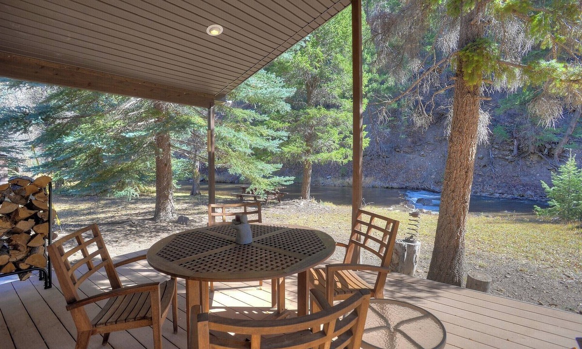 Durango Cabin | River Front Cabin on 1 acre - 14 Minutes to Downtown Durango
