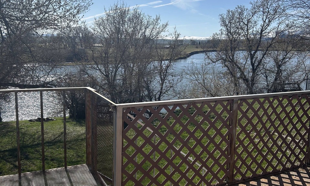 Cascade House | River front vacation rental in the heart of Cascade!