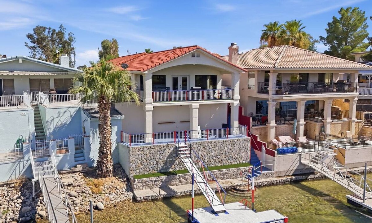 Bullhead City House | Riverfront Retreat Private Dock Game Room Sleeps12