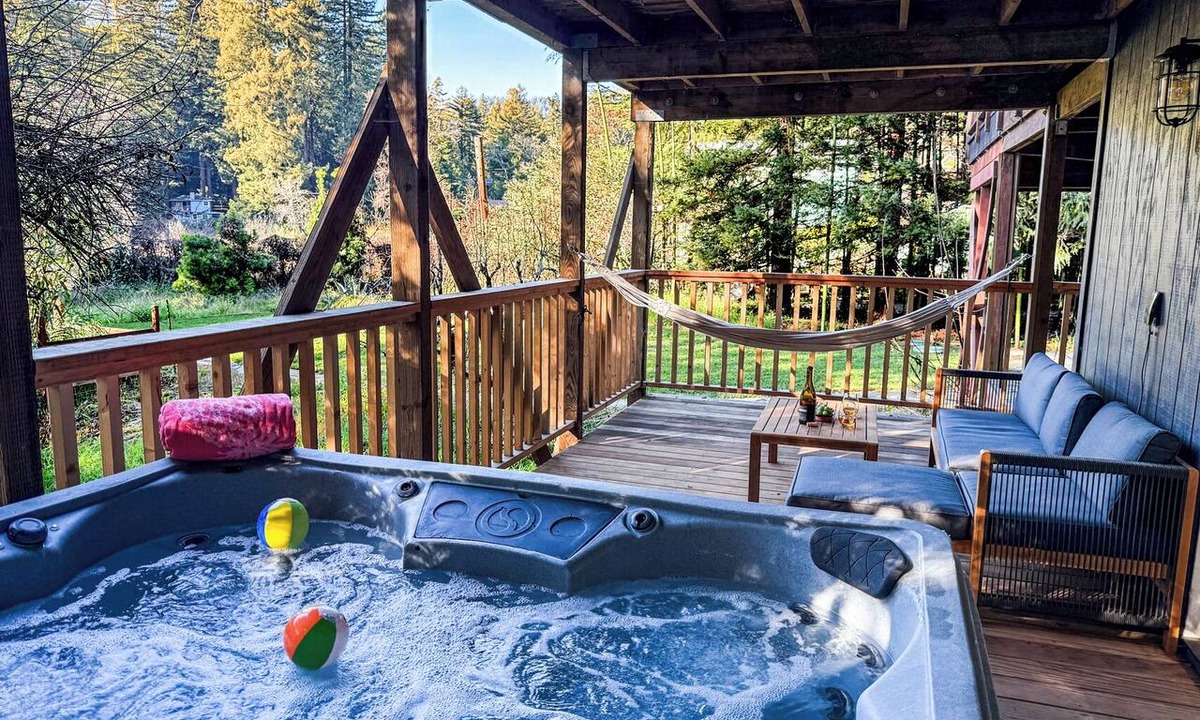 Hacienda House | Riverside PLAYCATION! Private Dock! Hot Tub~Pups OK! Point of View