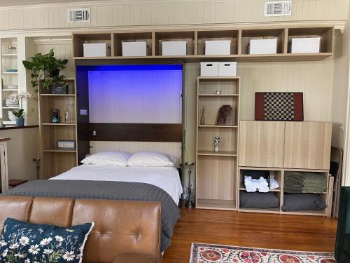 Beach Institute Apartment | Romantic Studio Apt in Historic Downtown Savannah