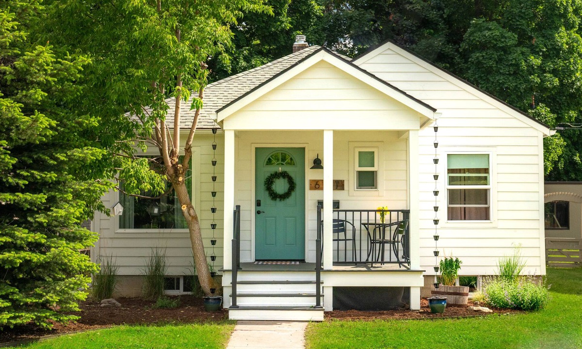 University District House | Room for the Whole Family in the University District
