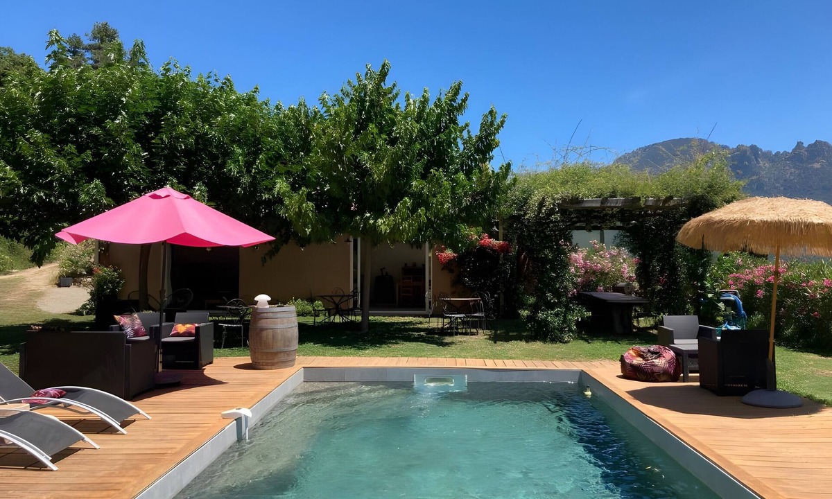 Vico Bed & Breakfast | Room 'Renno' with Shared Pool, Wi-Fi and Air Conditioning