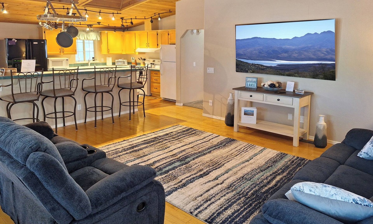 Roosevelt House | Roosevelt Lake Home minutes from Schoolhouse Boat Ramp