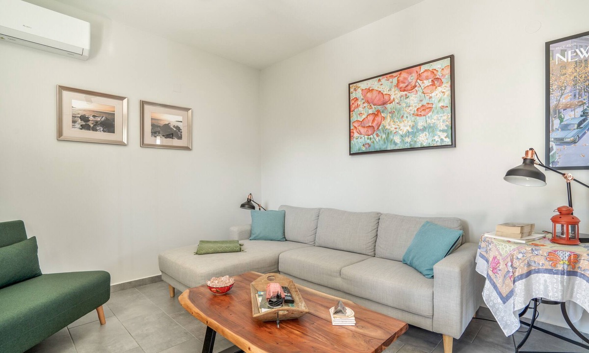 Kourkoumelata Apartment | Rose Garden Home Apartment with Balcony, Wi-Fi, and Air Conditioning