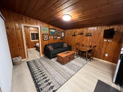 Valley House | Rustic 1 bd 1 ba Cabin at Waitts Lake Resort