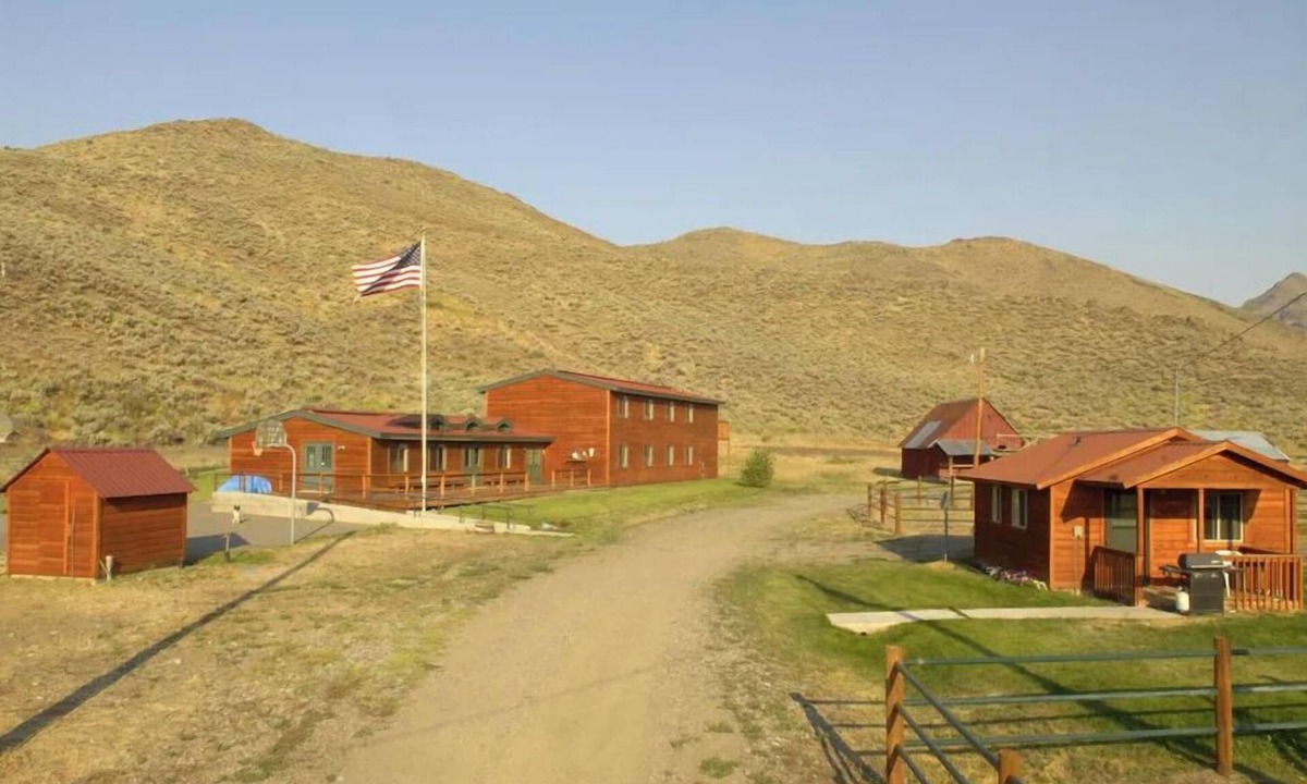 Blaine County Apartment | Rustic Ranch & Sportsman’s Retreat | Sleeps up to 30 | World-Class Fly Fishing on Silver Creek | Elk, Deer, & Upland Bird Hunting | Near Sun Valley | Direct Land Access
