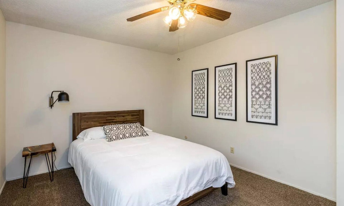 Roosevelt House | RV/Trailer Parking - Simple & Stylish Remodel