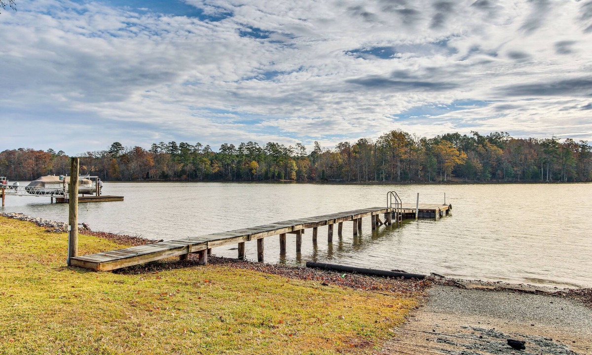 Prosperity House | Saluda River Retreat w/Boat Ramp & Water Views!
