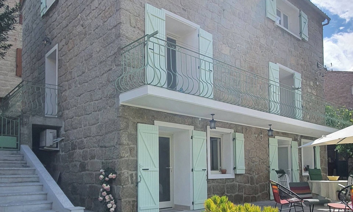 Sartene Apartment | SARTENE, BEAUTIFUL 52m2 APARTMENT ON PRIVATE GARDEN GROUND,