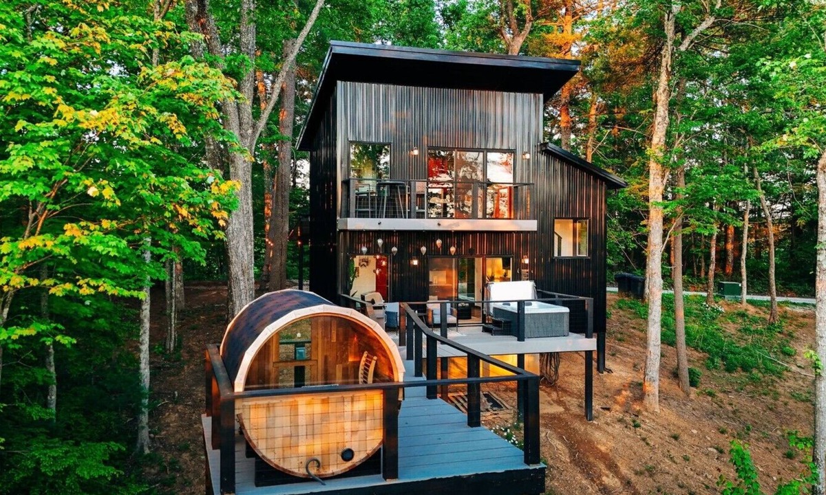 Campton Cabin | Sauna | Hot Tub | Telescope | Forest Views | Dogs