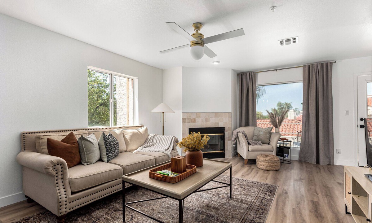 Scottsdale Ranch Condo | SCOTTSDALE BAY CLUB PENTHOUSE CONDO! NEWLY REMODELED POOL W/PRIVATE ACCESS.