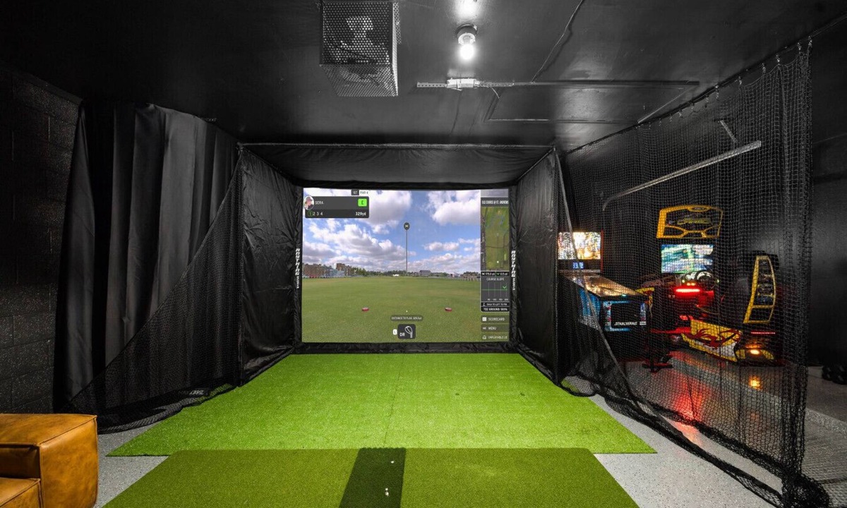 Avant House | Scottsdale Clubhouse | Pool, Spa & Golf Simulator