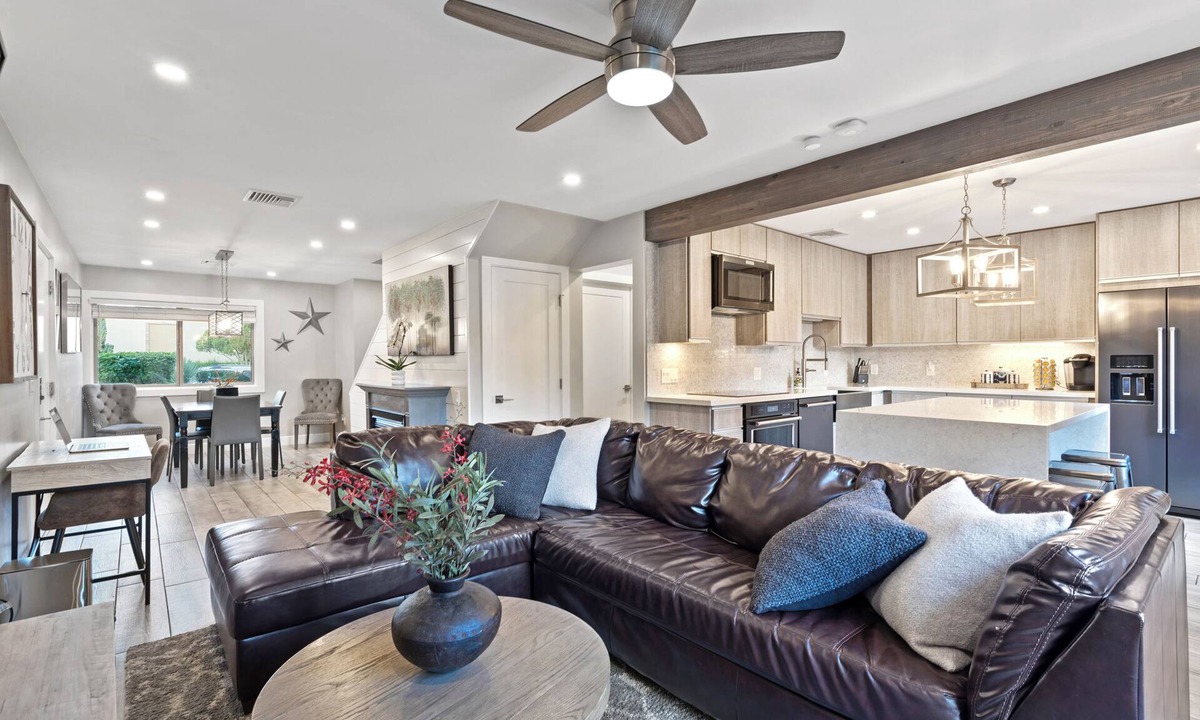 South Scottsdale Condo | Scottsdale Luxury Bungalow With 4 Heated Pools