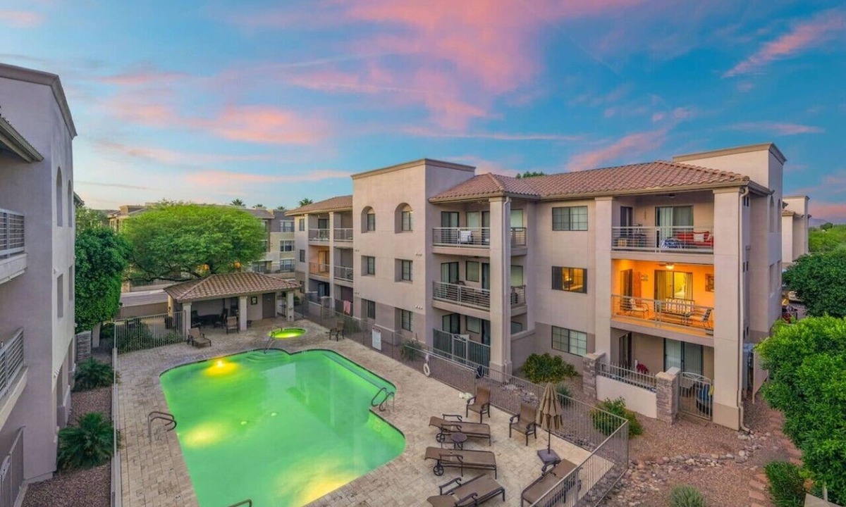 South Scottsdale Condo | Scottsdale Silverado Golf retreat w/Hot Tub, Pool