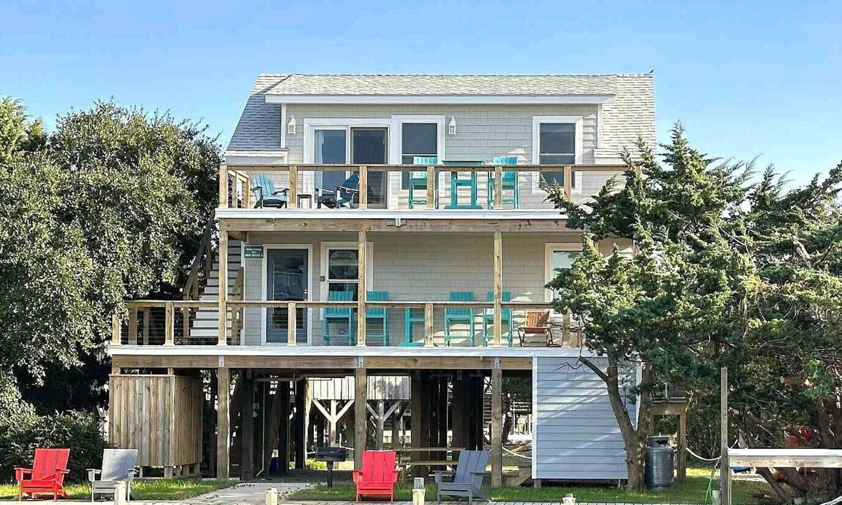 Ocracoke House | Sea-Esta Downstairs: On the Canal with Boat Dock