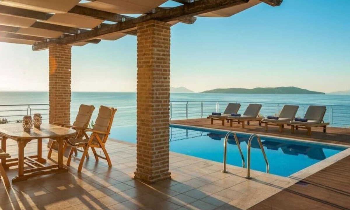 Evgiros Villa | Seafront 'Karavi Villa'; 270° views & sea access