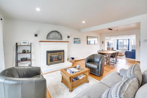 Seaside House | Seaside Vacation Rental w/Patio Near Monterey Bay