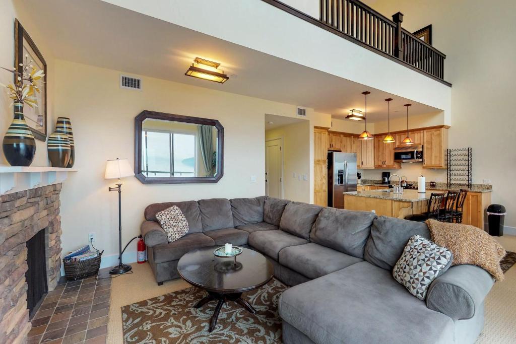Sandpoint Apartment | Seasons 331 - Penthouse