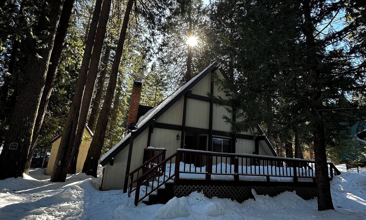 Sierra Cedars Cabin | Secluded Cabin at Shaver Lake – Quiet, Private & Family Friendly