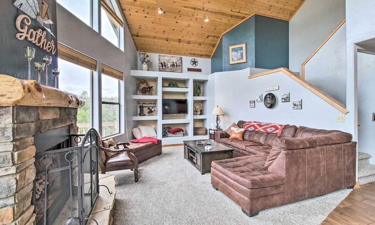Linden House | Secluded Show Low Home Near Hiking Trails!