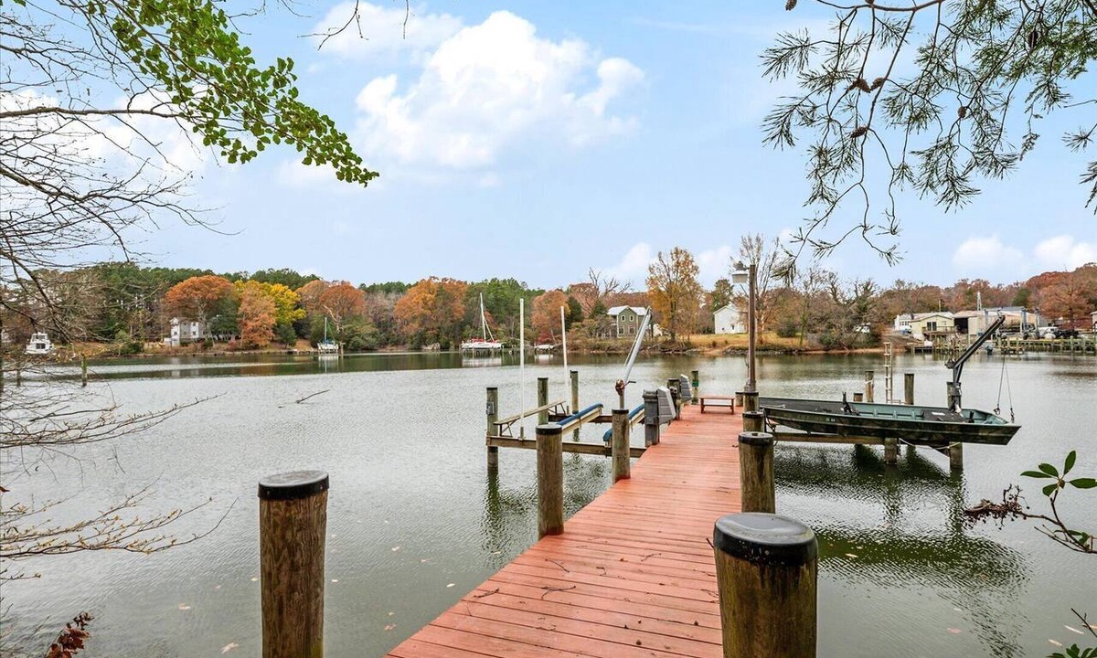 Lusby House | Secluded Woodland Waterfront Retreat