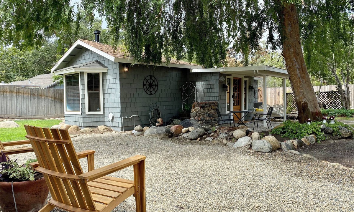 Springville Cottage | Sequoia Escape . Close to The Springville Ranch Venue & Sequoia Nat. Park.