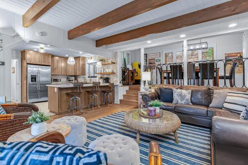 Blue Jay House | Serene Cabin