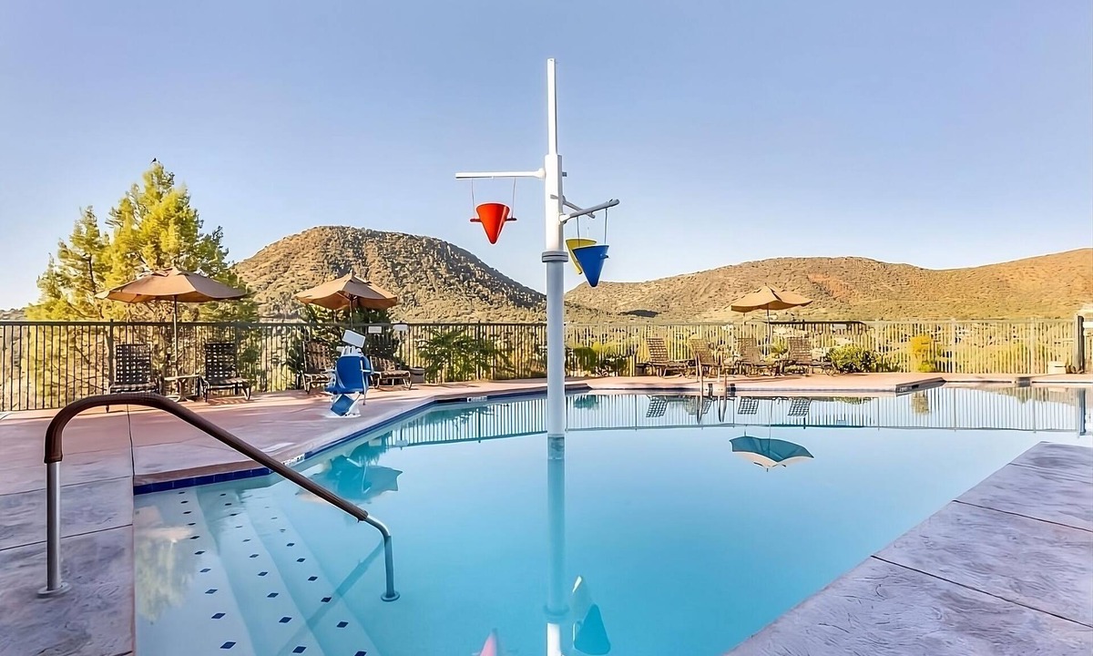 Oak Creek Hotel | Serene Suite w/Views | Enjoy Sunset at Fireplace | Near Sedona's Red Rocks