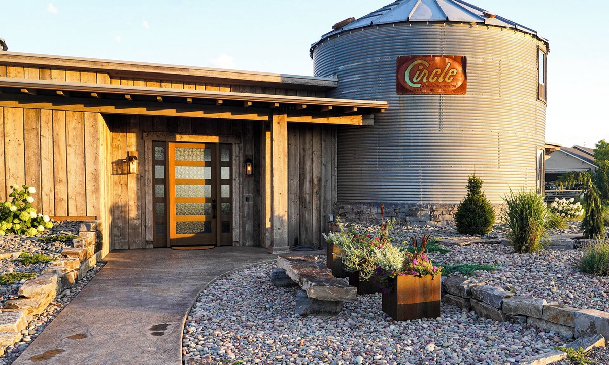 Kalispell House | Silo House, Stunning architecture, near Flathead Lake and Glacier Park.