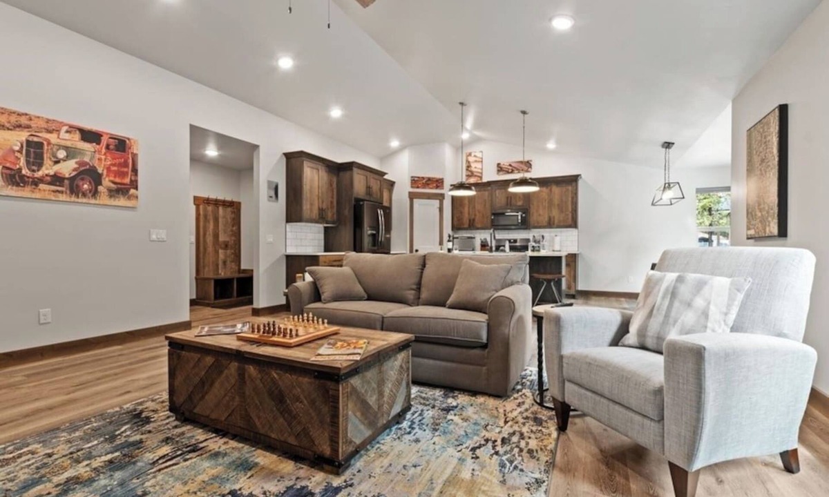 Seeley Lake House | Silvertip Trailhead 2 A newly built home awaits