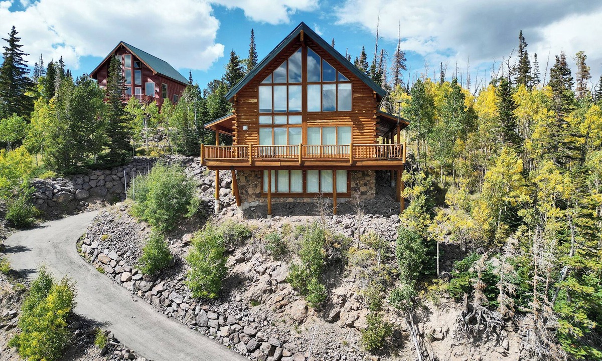 Brian Head Cabin | Ski View Cabin 4BR Retreat Near Brian Head Resort