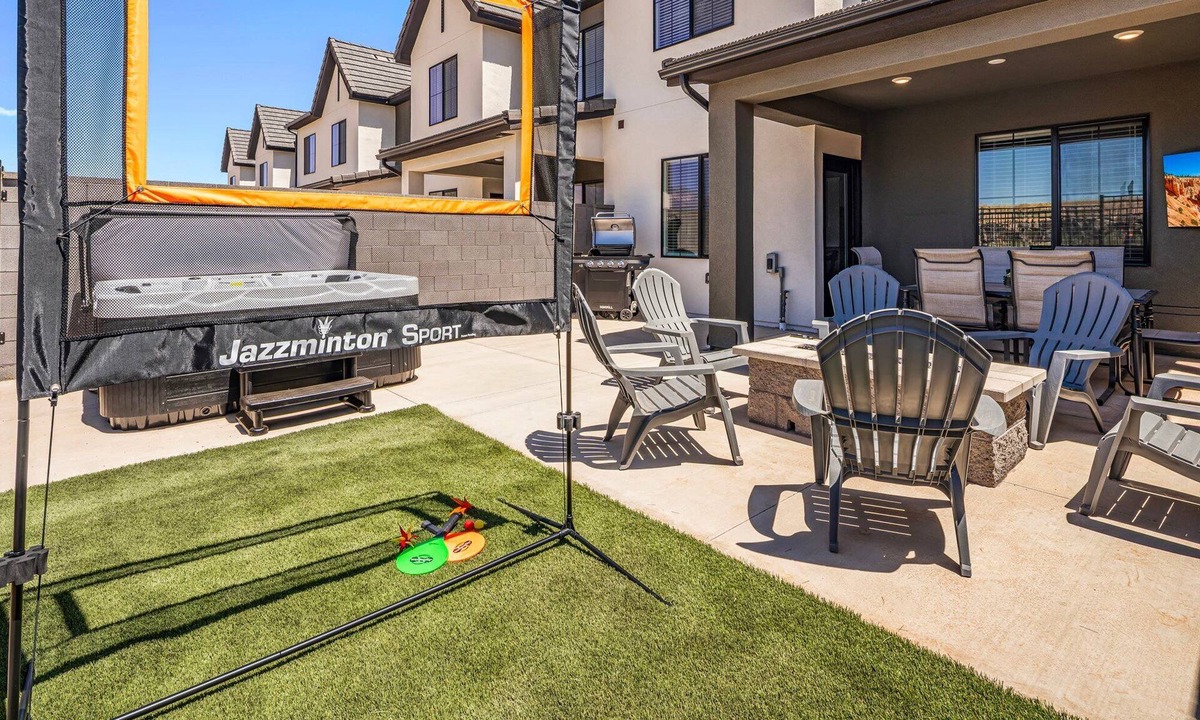 St. George House | Skyline 1694, Hot Tub, Arcade Games, Nintendo Switch, Community Amenities!