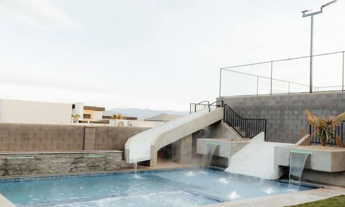 Hurricane House | Sleeps 26! Private Pool, Hot Tub, Theater, & More!